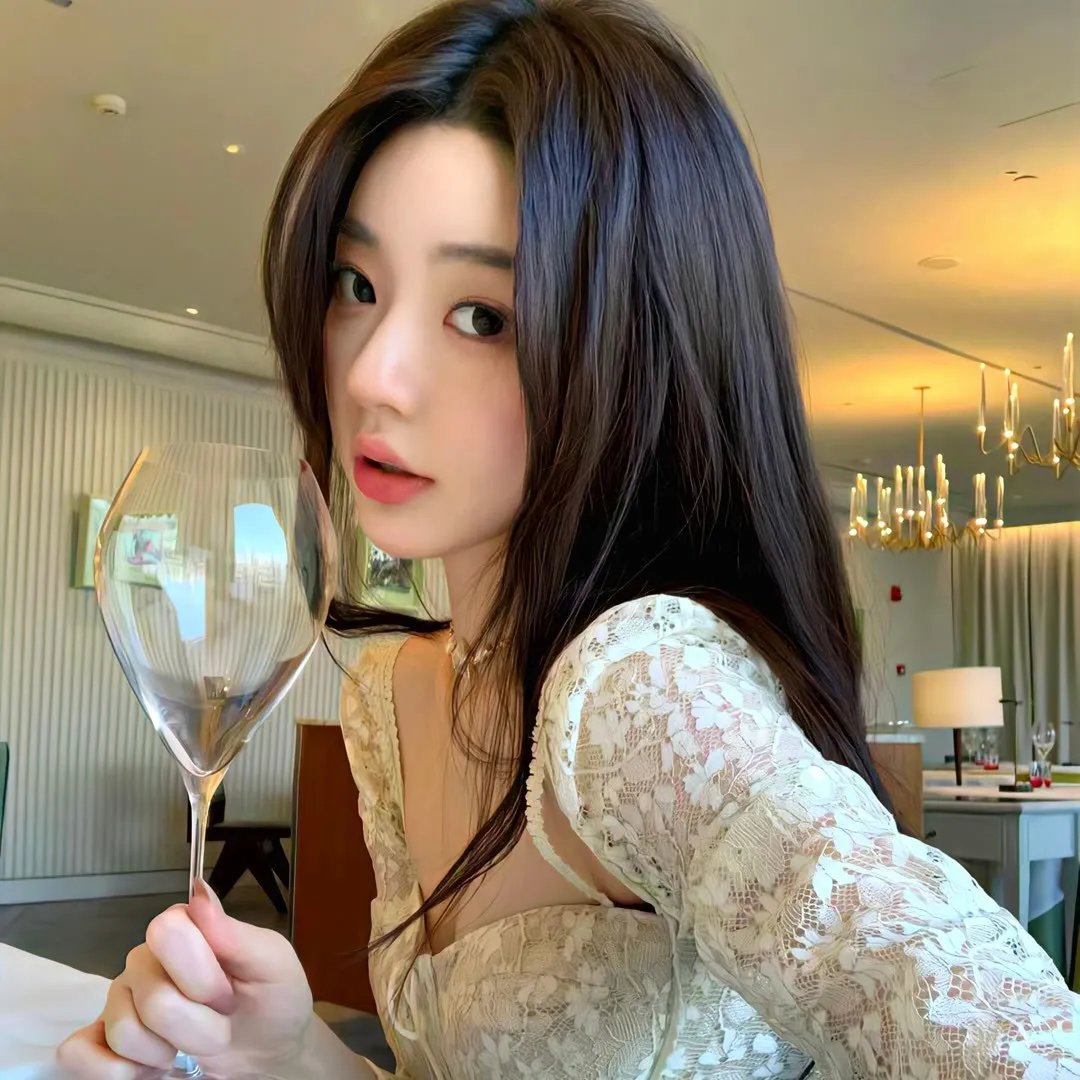 号舱房的女人